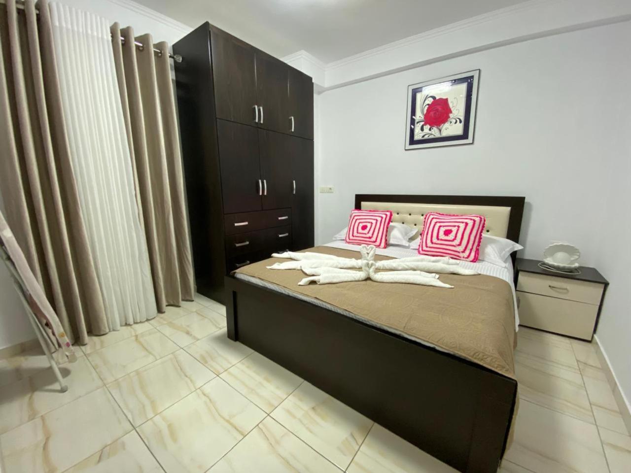 Olive Tree Apartment Sarandë 外观 照片